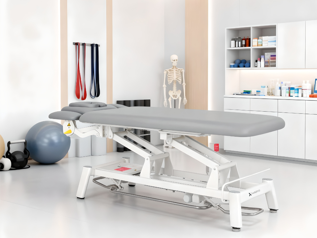Massageliege elektrisch – 8 Gründe, warum sie in keiner Praxis für Physiotherapie und Massage fehlen darf