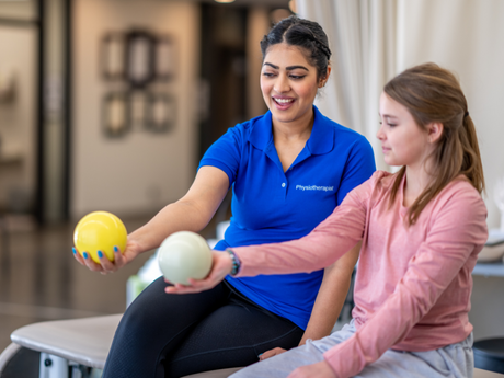 Weltphysiotherapeutentag – Massageliege und andere Geschenke, die sich Physiotherapeuten gönnen sollten