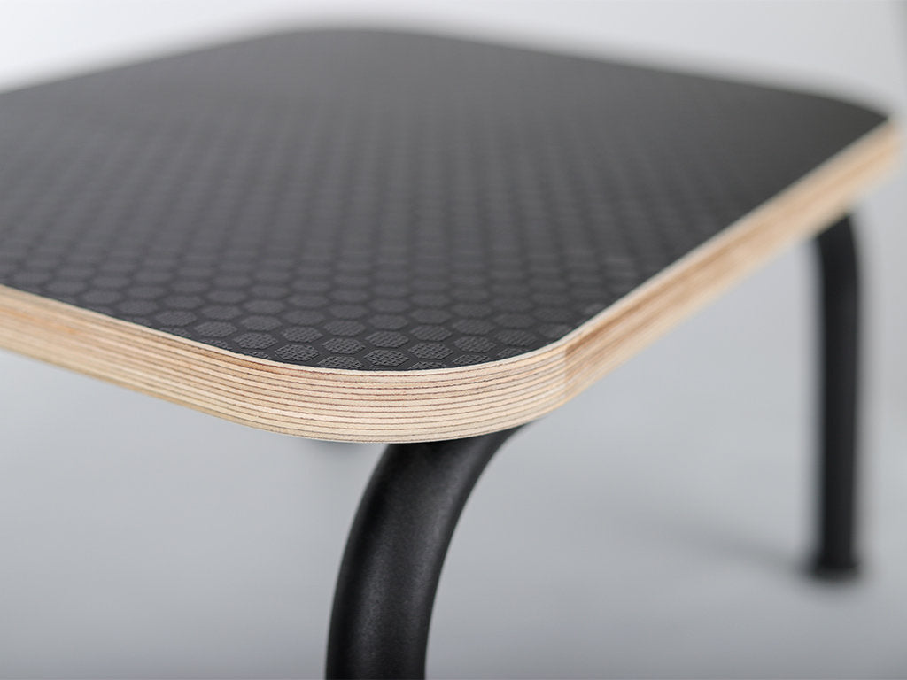 Eentraps metalen opstapje