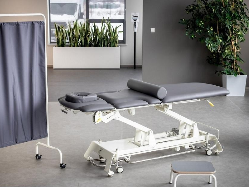 Therapieliege in manuellen Methoden – welche Rolle spielen Segmentierung und Schaumstärke?