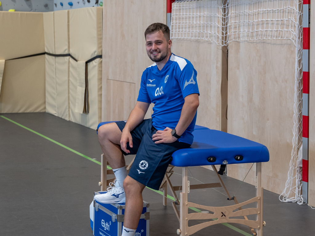Massageliege klappbar in der Praxis – Interview mit Oliver Oestreicher, Physiotherapeut der Handball-Bundesliga