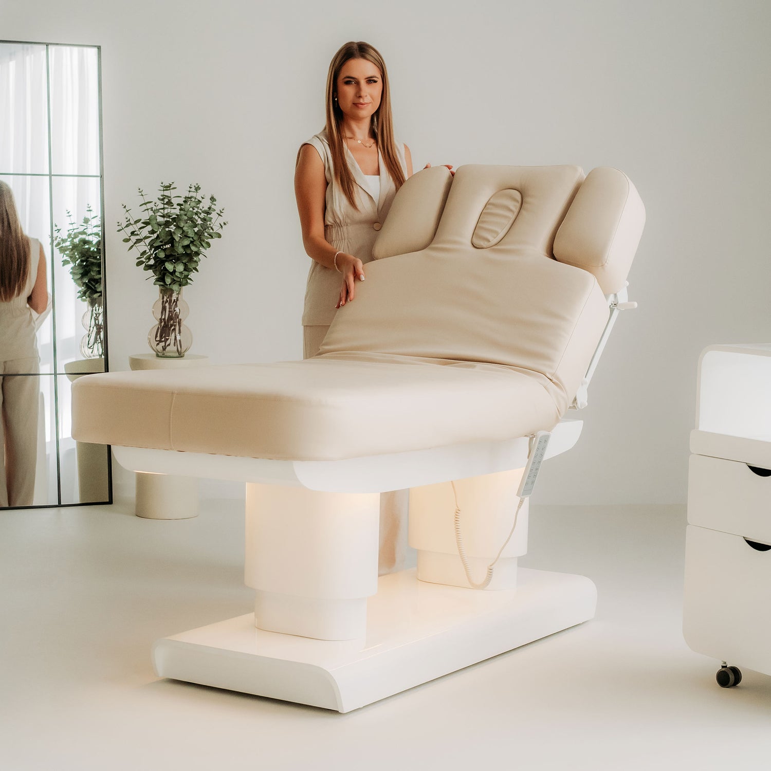 Melia  – elektrische SPA-Liege mit Heizung und 4 Motoren | Habys