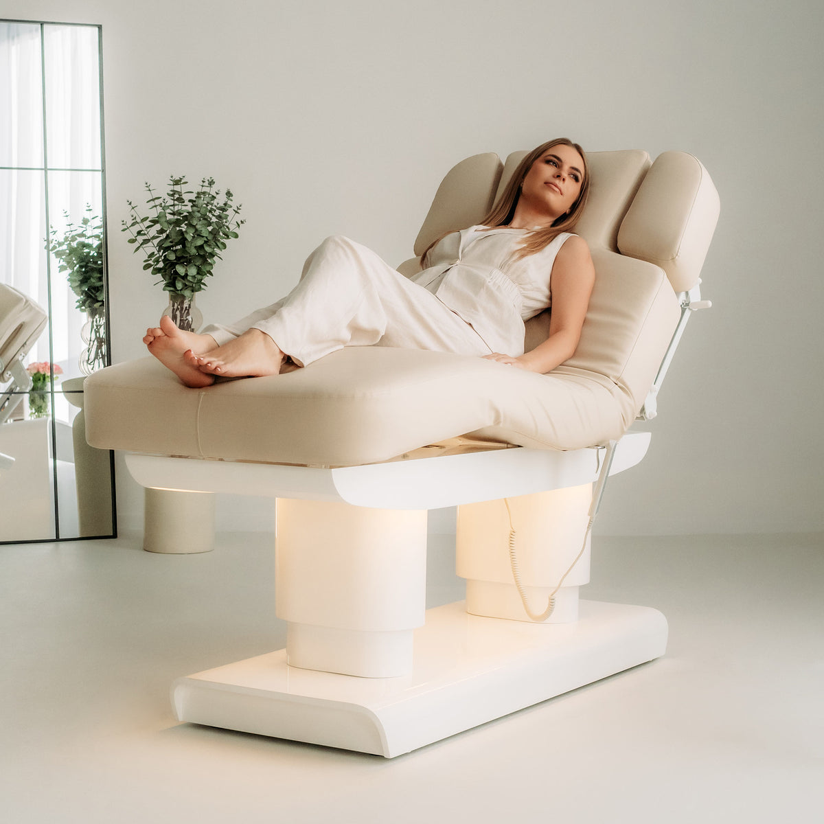 Melia  – elektrische SPA-Liege mit Heizung und 4 Motoren | Habys