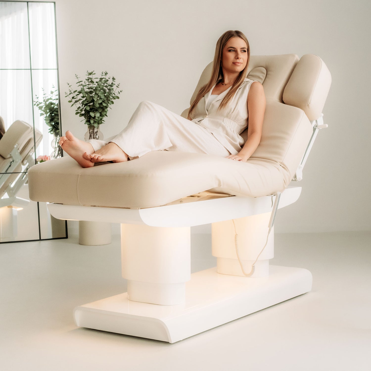 Melia  – elektrische SPA-Liege mit Heizung und 4 Motoren | Habys