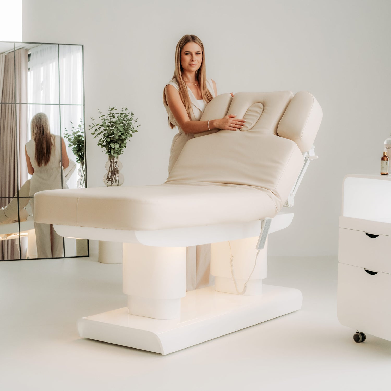 Melia  – elektrische SPA-Liege mit Heizung und 4 Motoren | Habys