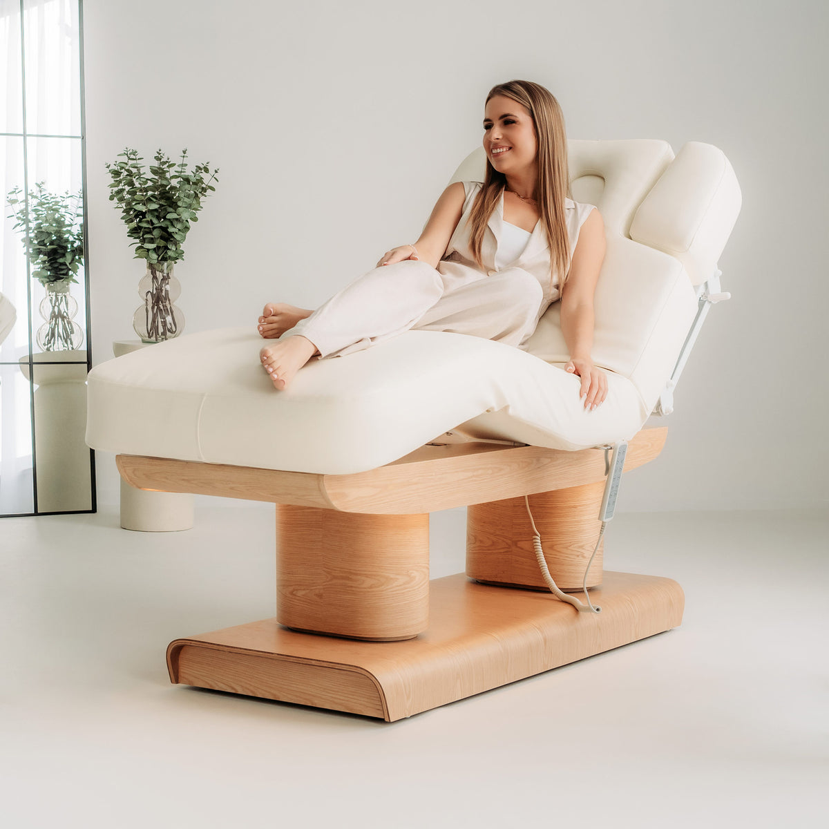 Melia  – elektrische SPA-Liege mit Heizung und 4 Motoren | Habys
