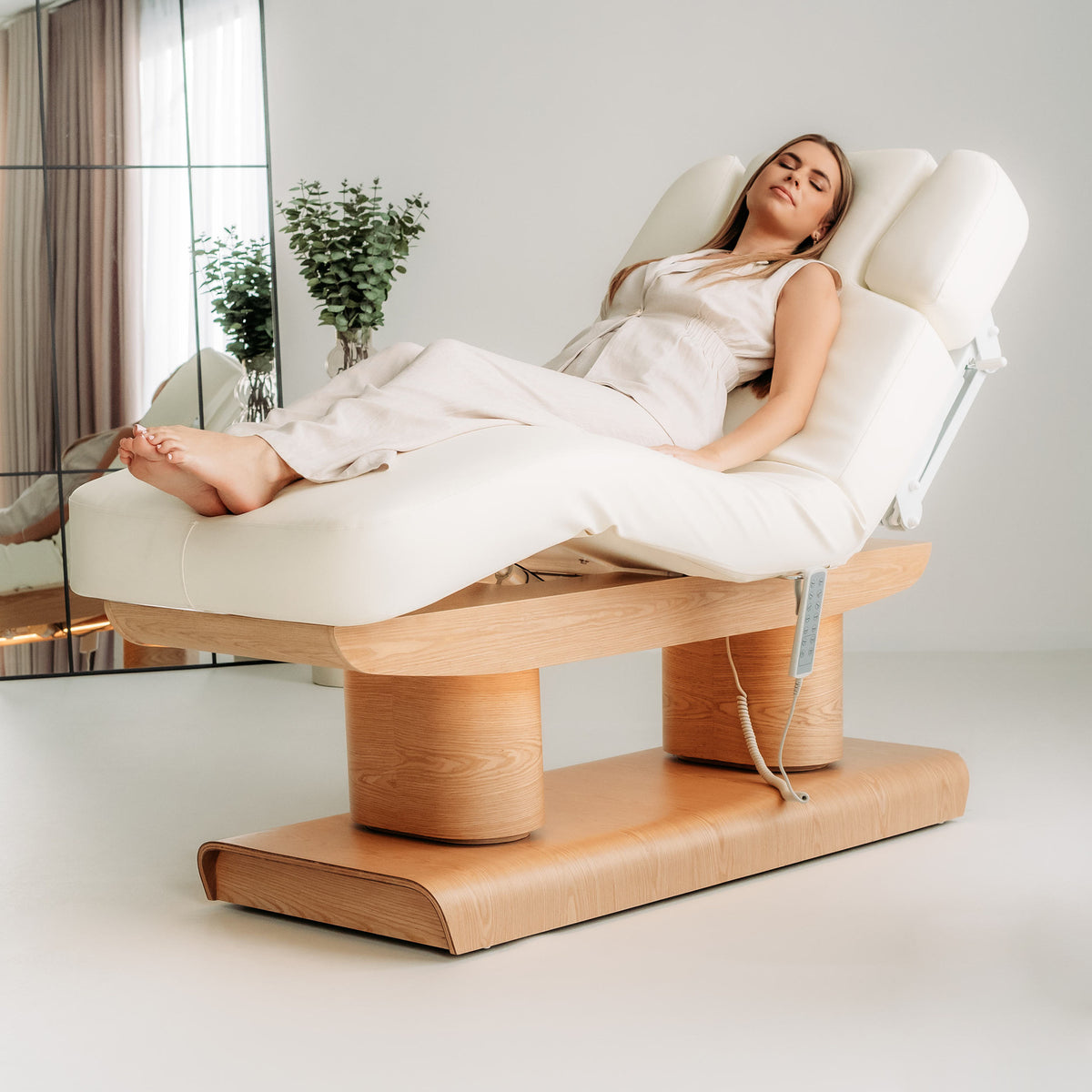 Melia  – elektrische SPA-Liege mit Heizung und 4 Motoren | Habys