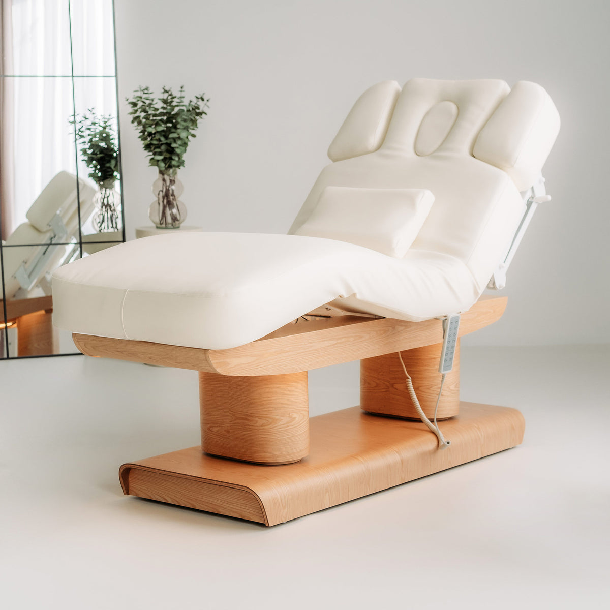 Melia  – elektrische SPA-Liege mit Heizung und 4 Motoren | Habys
