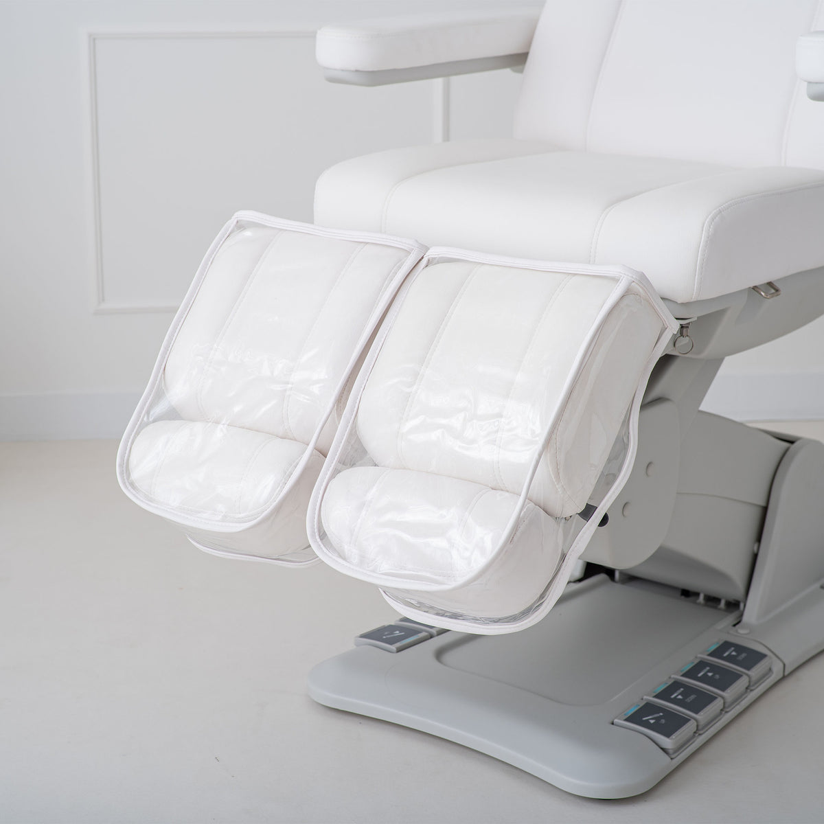 Habys Elektrischer Podologiestuhl Evia Lift P | Kosmetikliege für Podologie, Pediküre, Praxen für ästhetische Medizin sowie Kosmetik- und Beautysalons | 3 Jahre Garantie