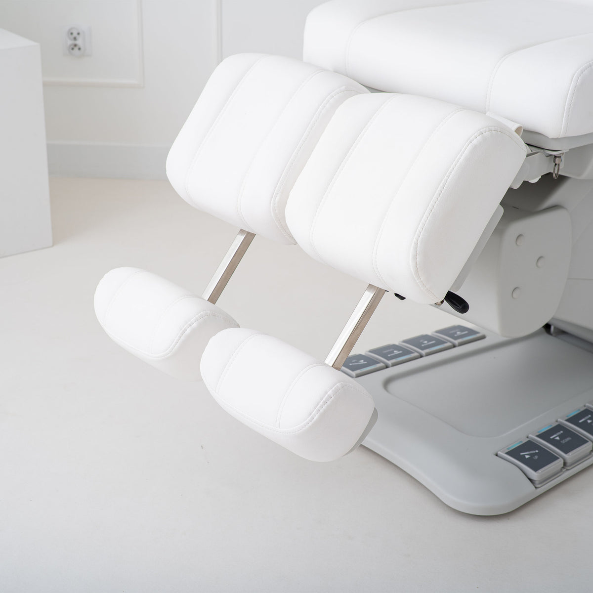 Habys Elektrischer Podologiestuhl Evia Lift P | Kosmetikliege für Podologie, Pediküre, Praxen für ästhetische Medizin sowie Kosmetik- und Beautysalons | 3 Jahre Garantie