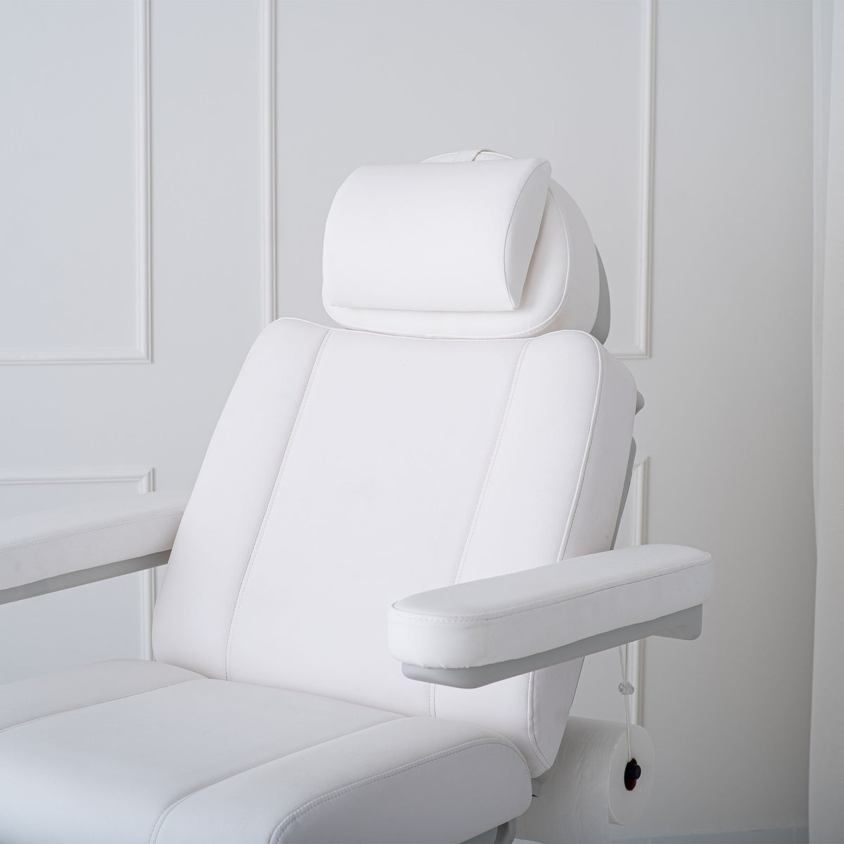 Habys Elektrischer Podologiestuhl Evia Lift P | Kosmetikliege für Podologie, Pediküre, Praxen für ästhetische Medizin sowie Kosmetik- und Beautysalons | 3 Jahre Garantie