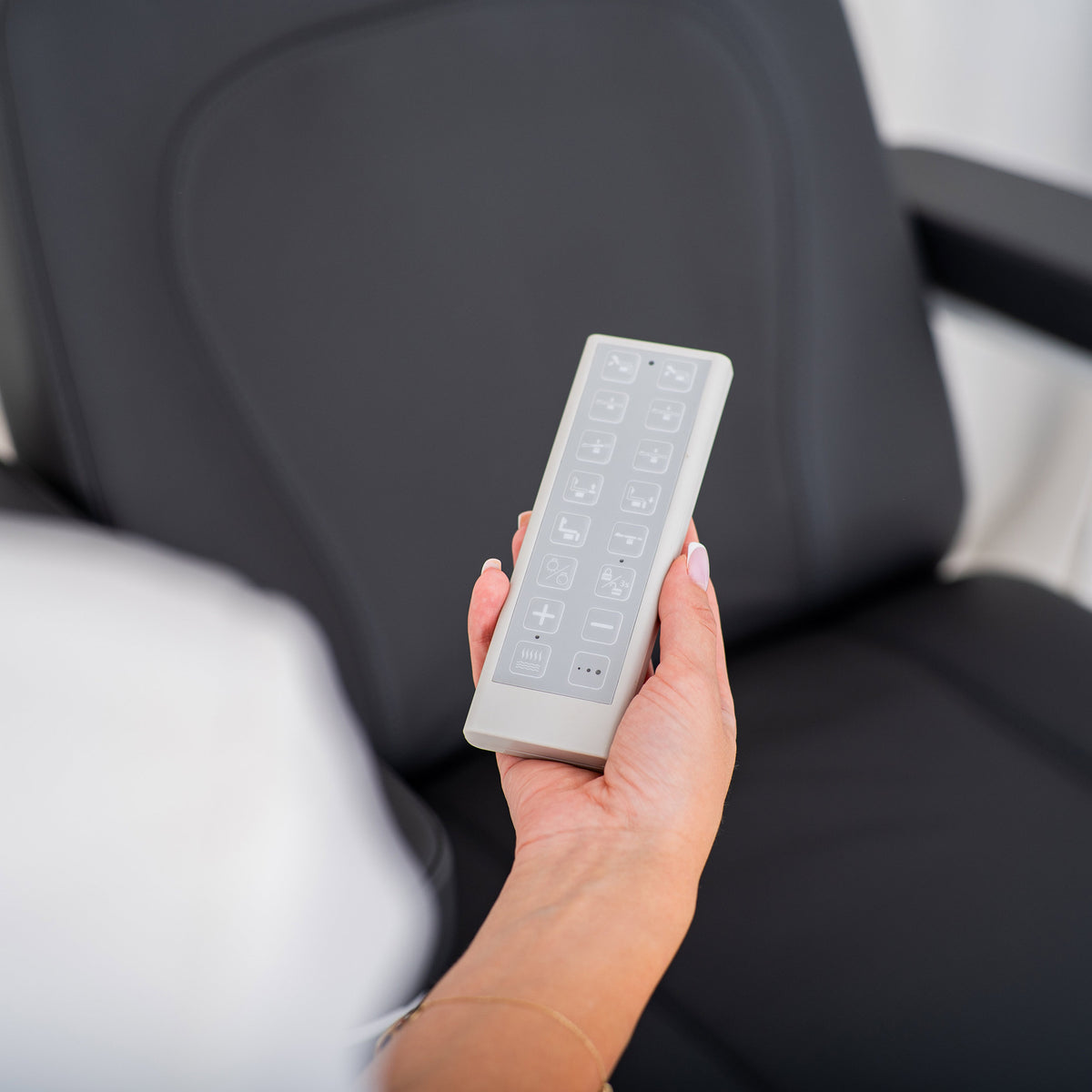Habys Elektrische Premium-Kosmetikliege Evia Pro | 4 Motoren, 45°-Rotation | 3 Jahre Garantie