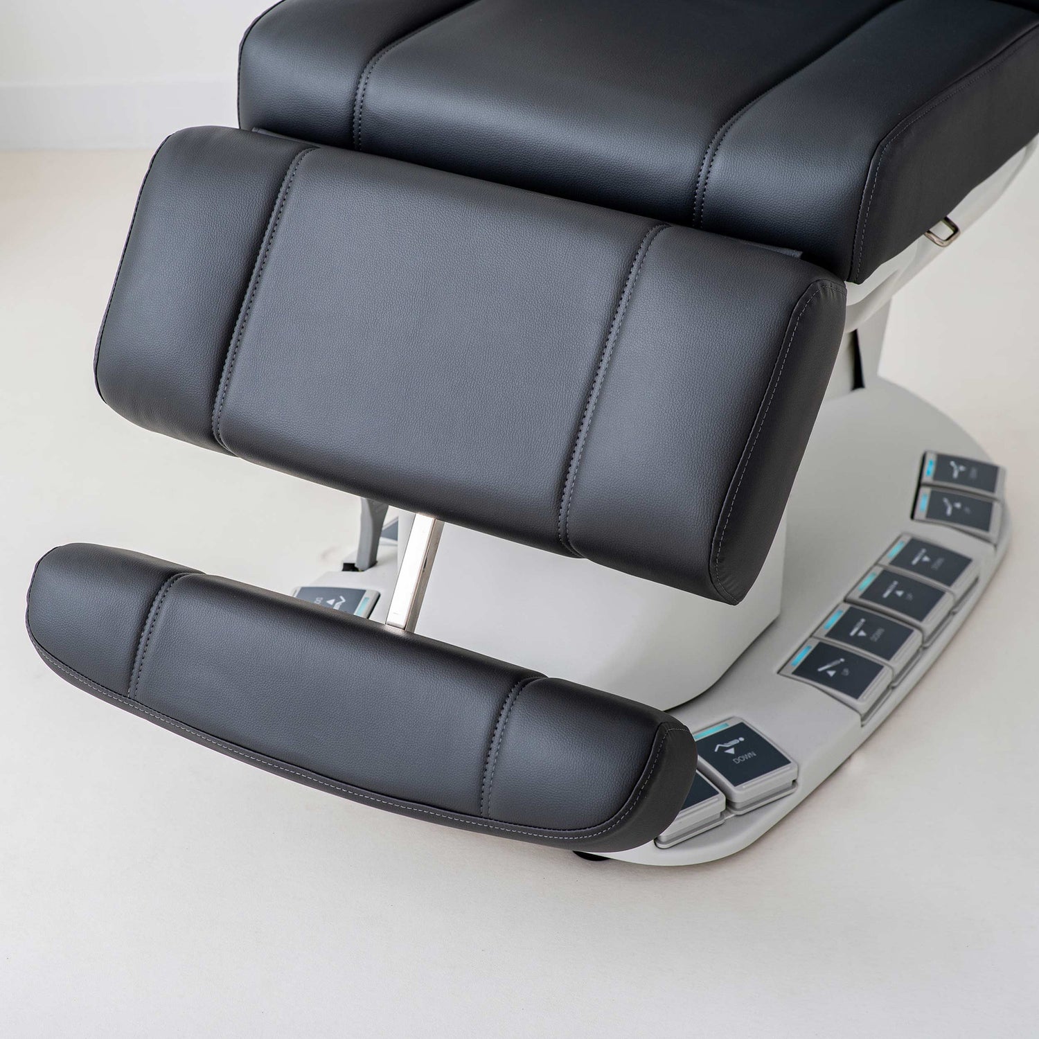 Habys Elektrische Premium-Kosmetikliege Evia Pro | 4 Motoren, 45°-Rotation | 3 Jahre Garantie