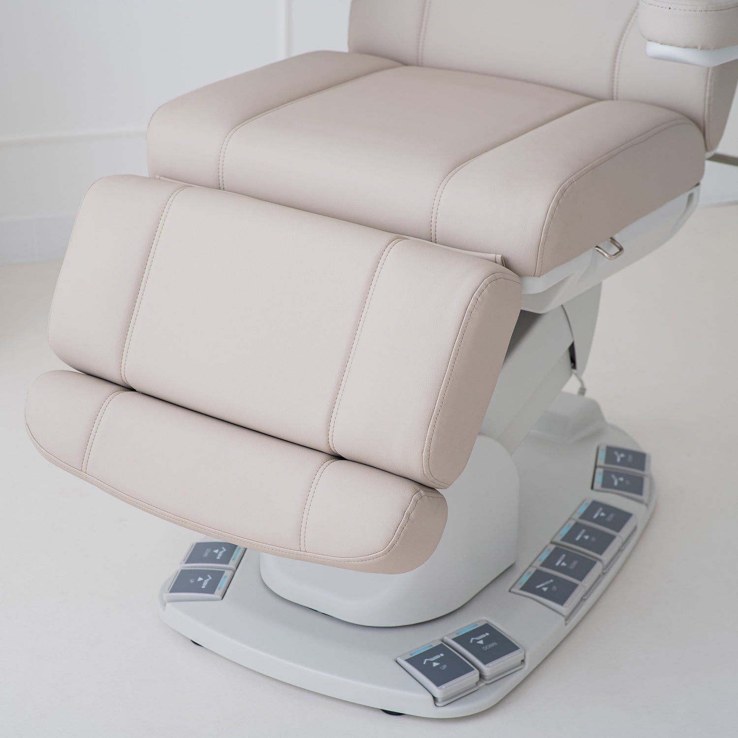Habys Elektrische Premium-Kosmetikliege Evia Pro | 4 Motoren, 45°-Rotation | 3 Jahre Garantie