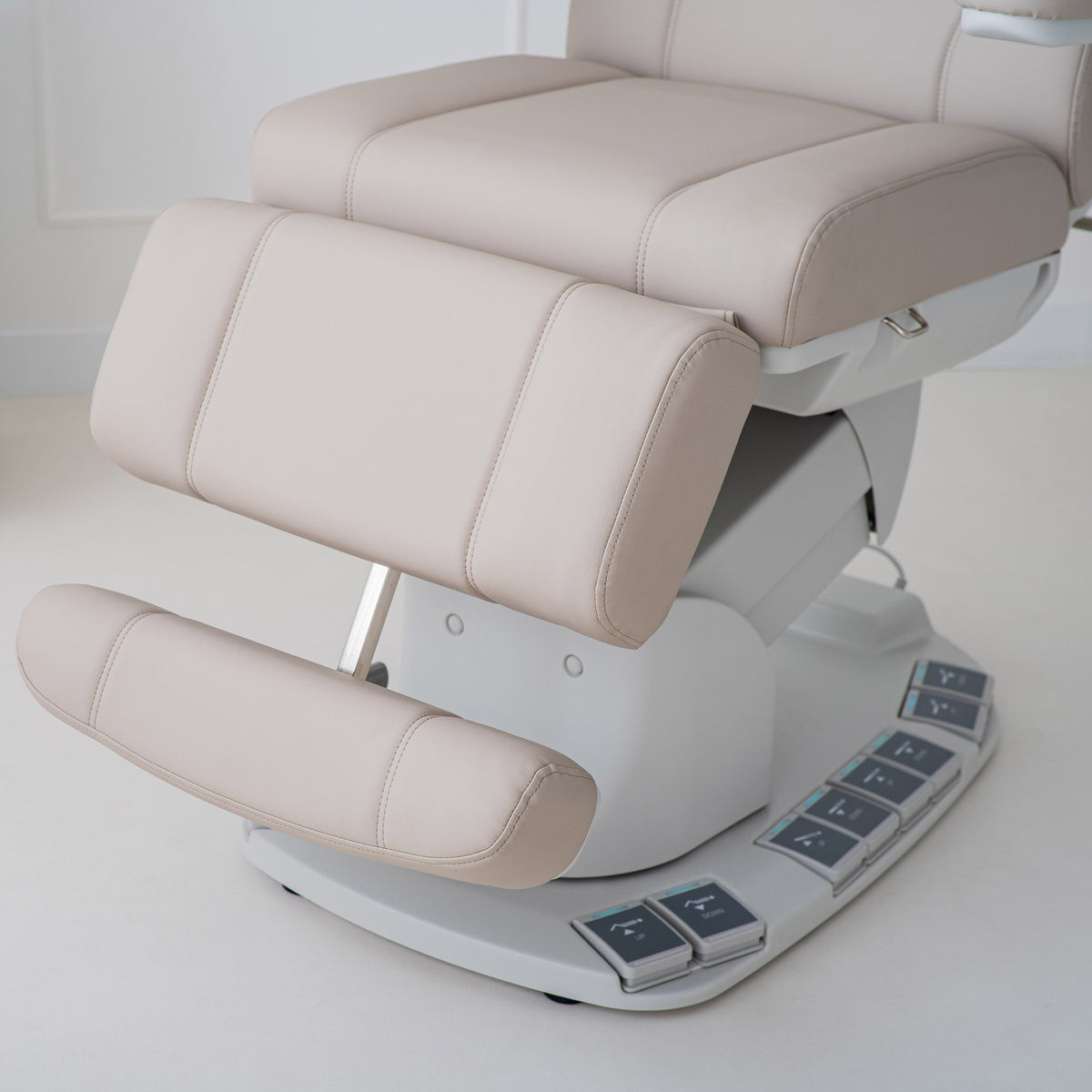Habys Elektrische Premium-Kosmetikliege Evia Pro | 4 Motoren, 45°-Rotation | 3 Jahre Garantie